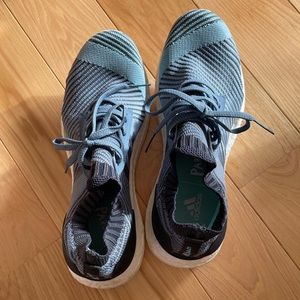adidas ultra boosts X Parley - W size 8.5